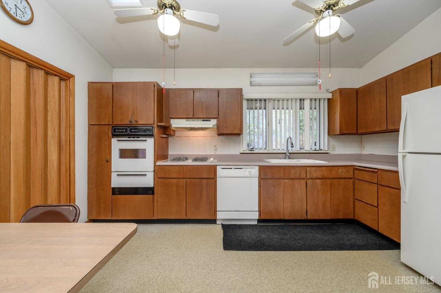 38 Heather Lane, Colonia, New Jersey image 11