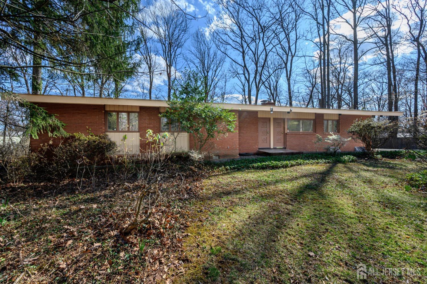 38 Heather Lane, Colonia, New Jersey image 1