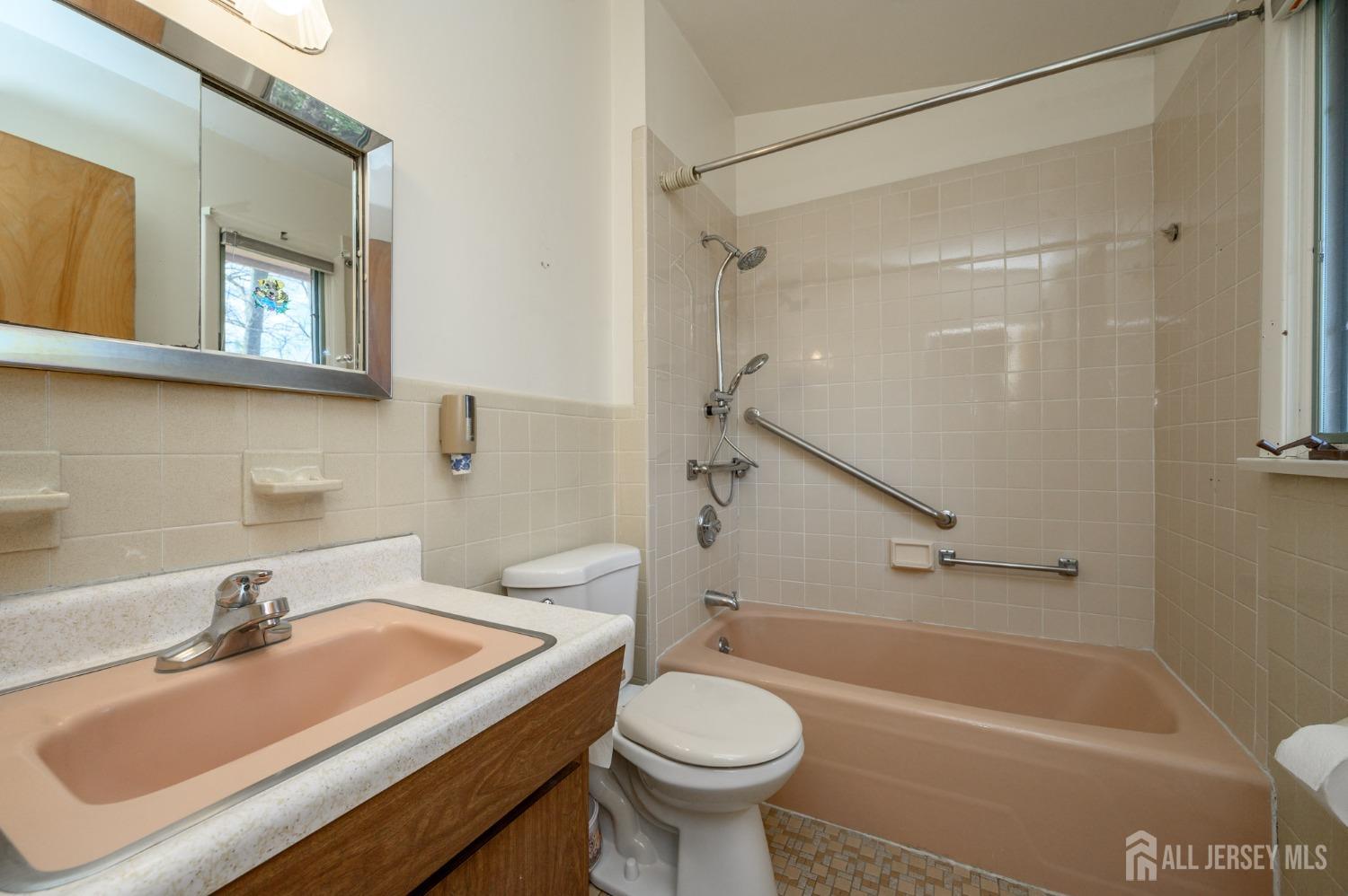 38 Heather Lane, Colonia, New Jersey image 18