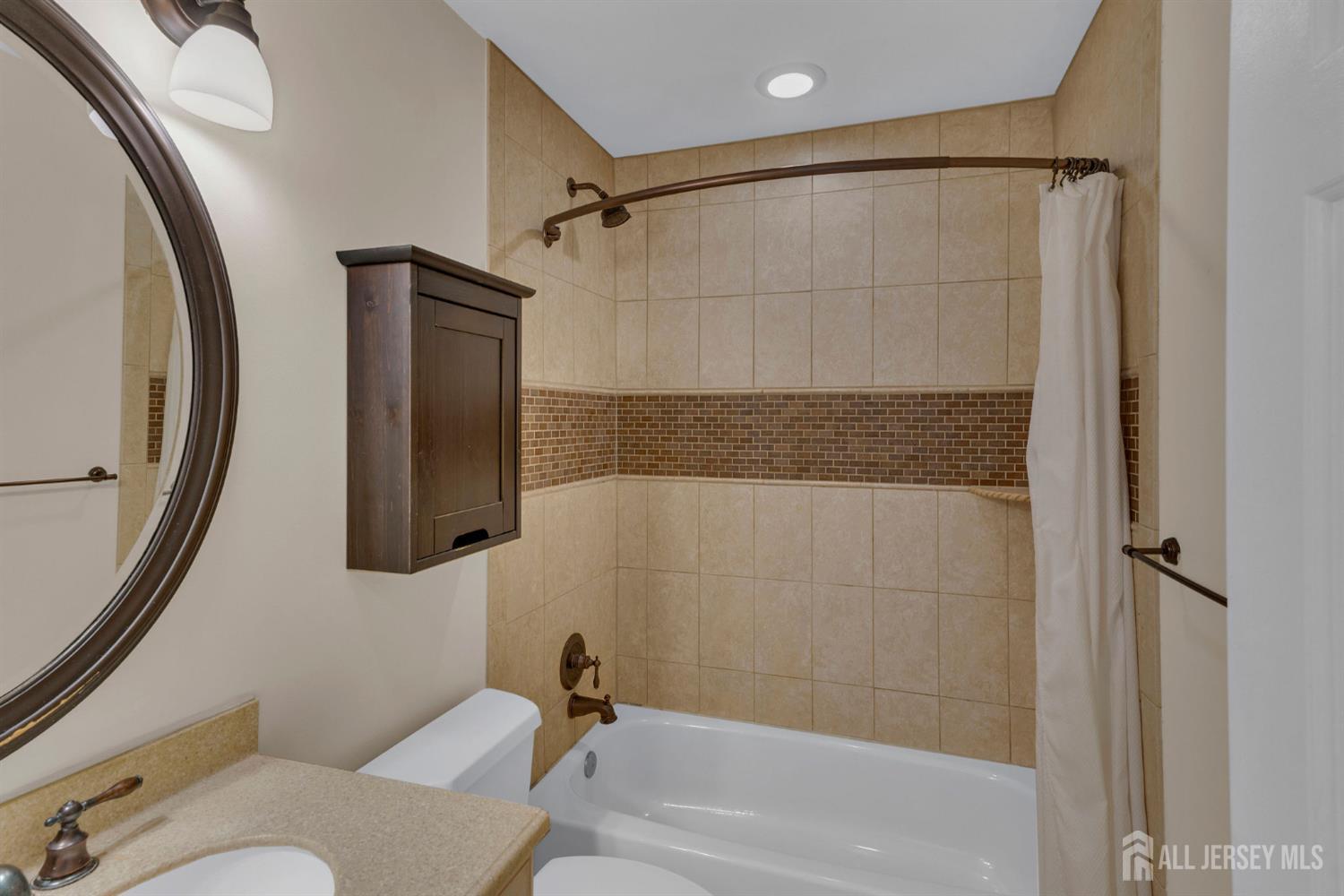 South Brunswick, New Jersey 08852, United States, 2 Bedrooms Bedrooms, ,2 BathroomsBathrooms,Residential,Active,205463