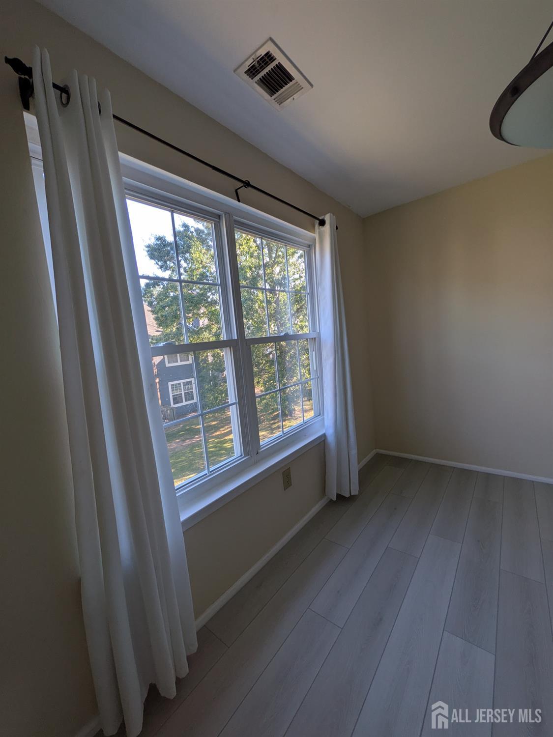 South Brunswick, New Jersey 08852, United States, 2 Bedrooms Bedrooms, ,2 BathroomsBathrooms,Residential,Active,205463