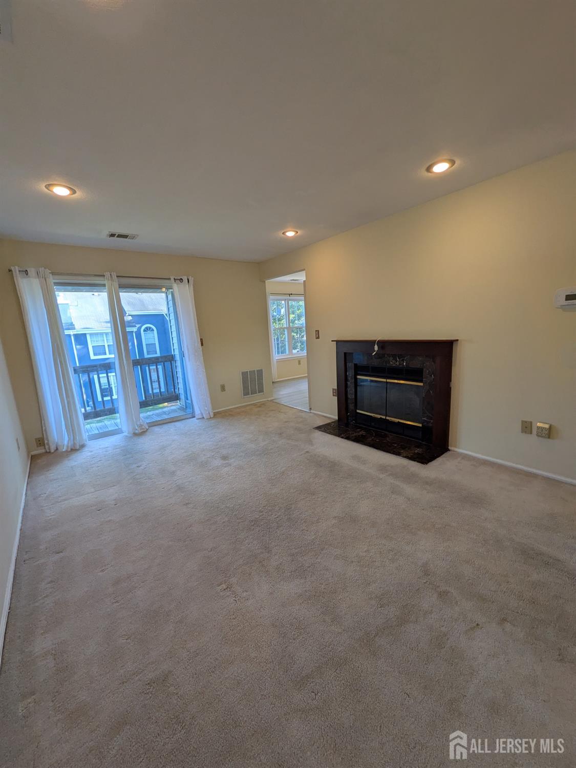 South Brunswick, New Jersey 08852, United States, 2 Bedrooms Bedrooms, ,2 BathroomsBathrooms,Residential,Active,205463