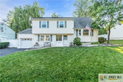 Homes For Sale - 8 Smalley Road<br/> Middlesex County, Edison, NJ 08817