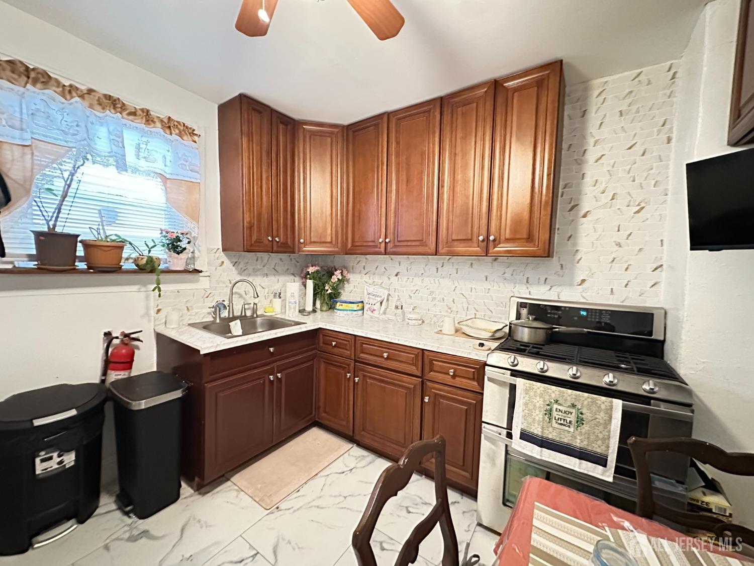 7 Hazelhurst Street, New Brunswick, New Jersey image 5