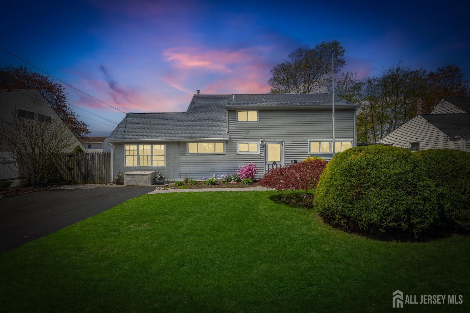 9 Pine Tree Road, Old Bridge, New Jersey image 1