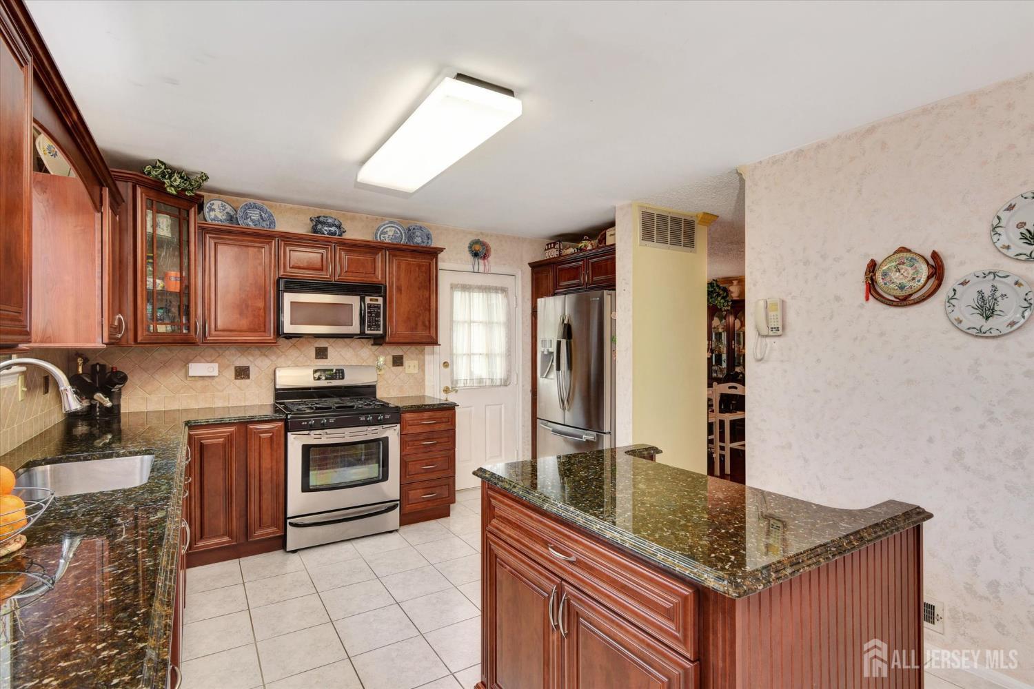 6 Thrush Court, Old Bridge, New Jersey image 12