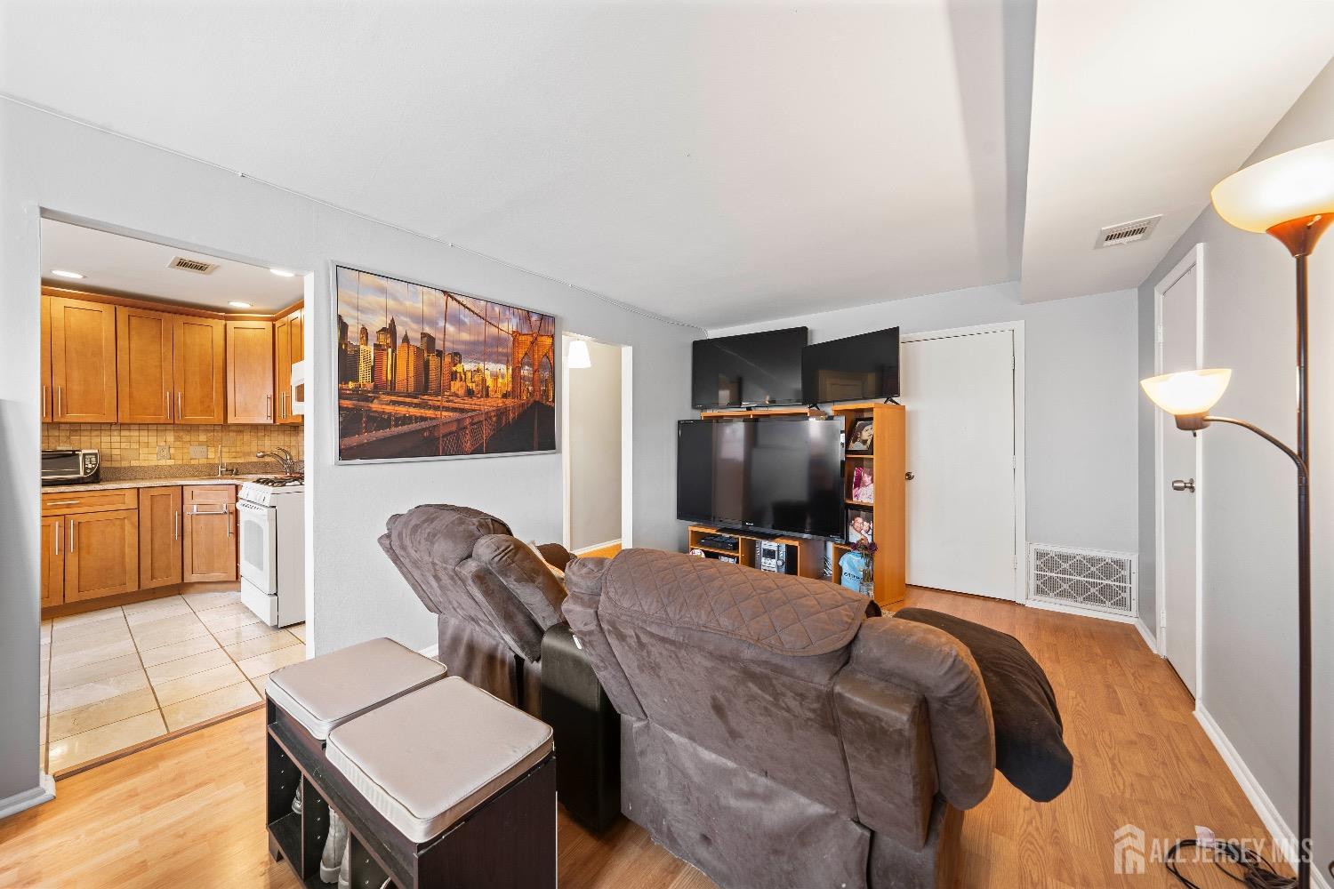 44 College Drive, Edison, New Jersey image 4