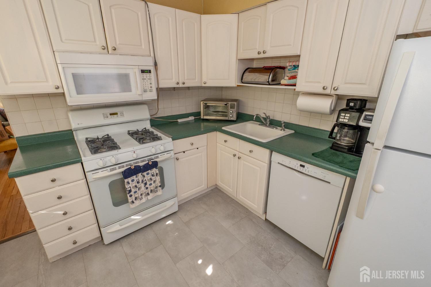 258 Sunset Avenue, Old Bridge, New Jersey image 21