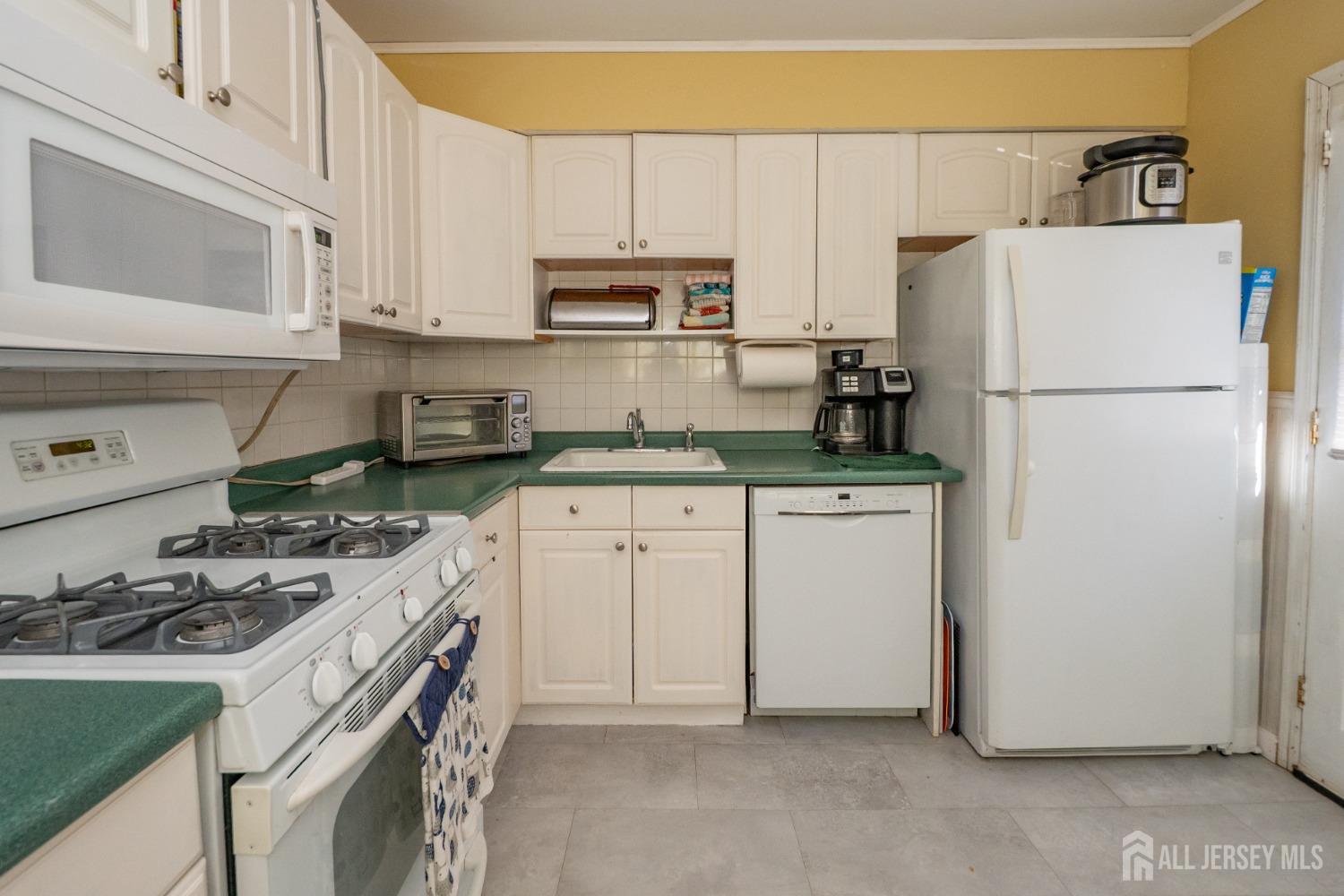 258 Sunset Avenue, Old Bridge, New Jersey image 22