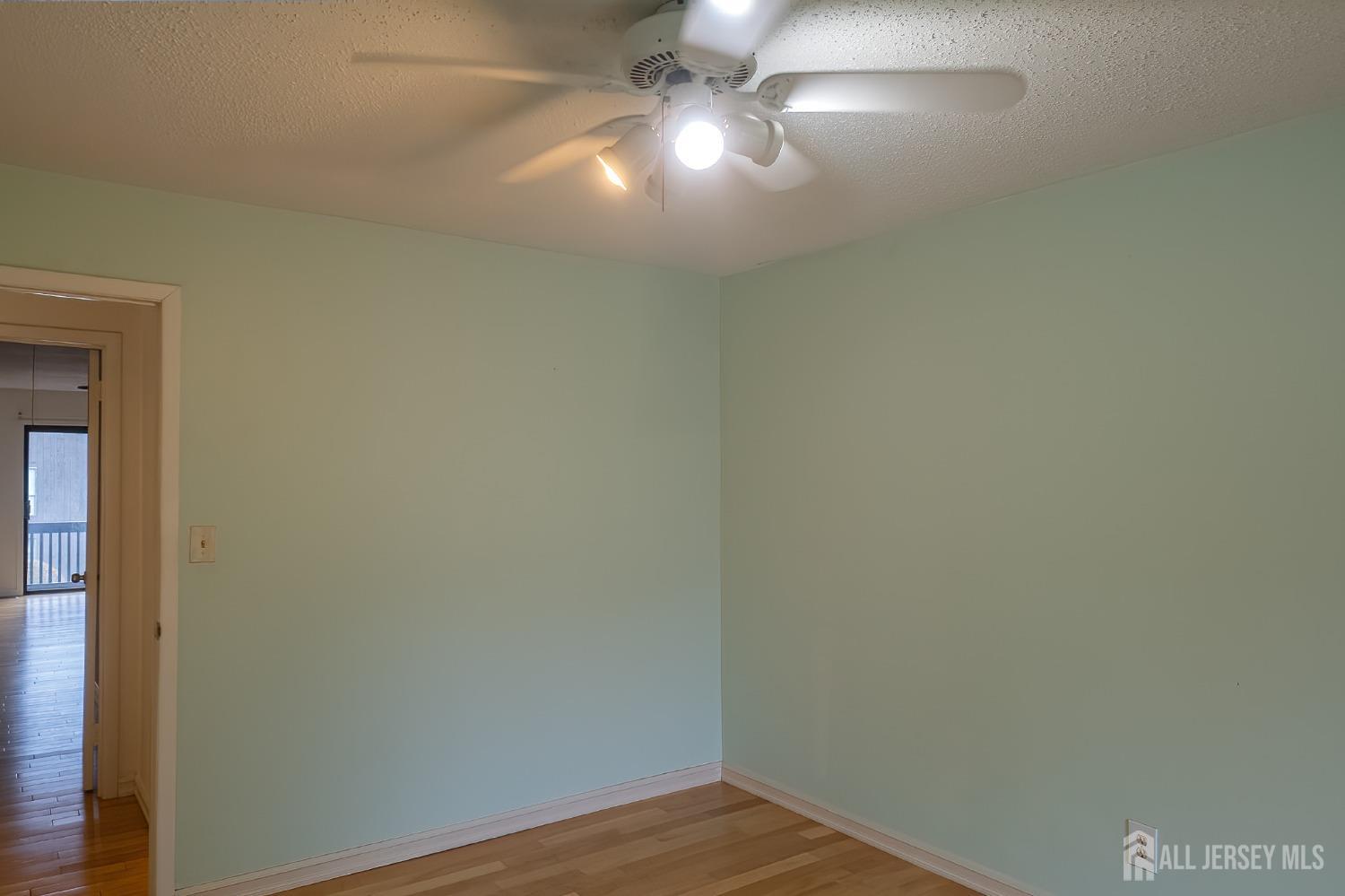 476 Westgate Drive, Edison, New Jersey image 30