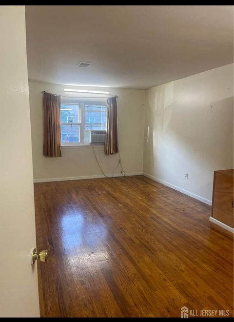 Homes For Rent - 254 College Drive<br/> Edison, NJ 08817
