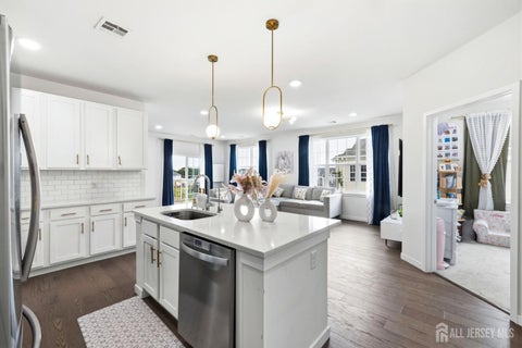 Condo For Sale - 147 Lorhan Drive<br/> Piscataway, NJ 08854