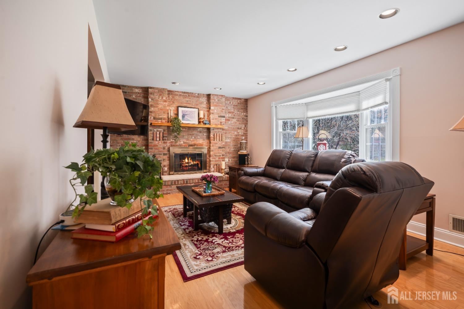 7 Deer Run Court, East Brunswick, New Jersey image 9