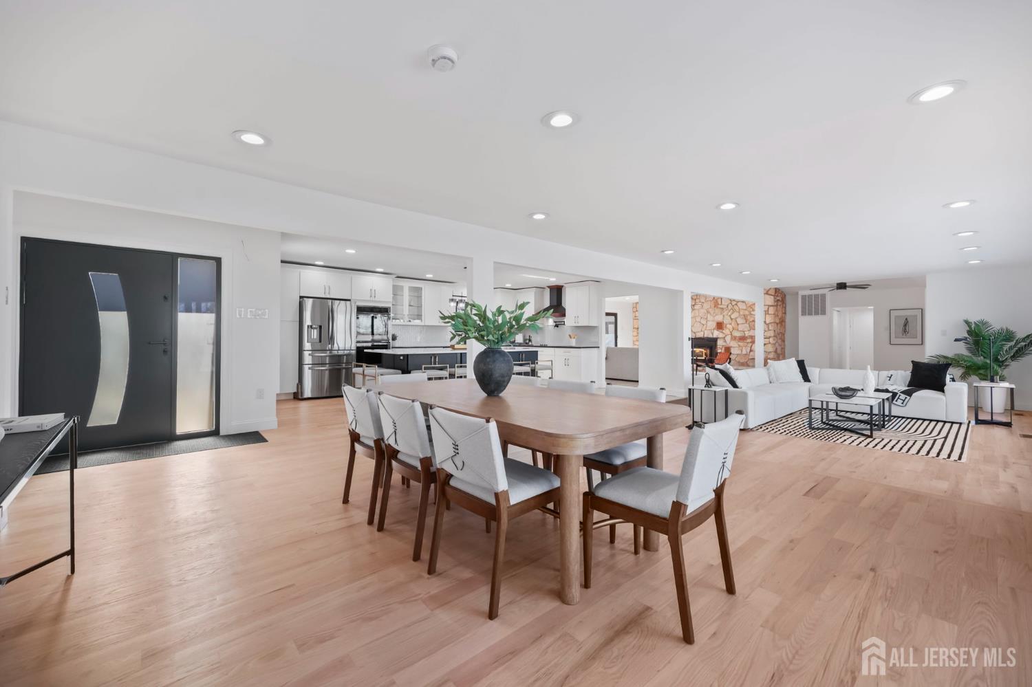 Morganville, New Jersey, 07751, United States, 5 Bedrooms Bedrooms, ,4 BathroomsBathrooms,Residential,Active,2035600