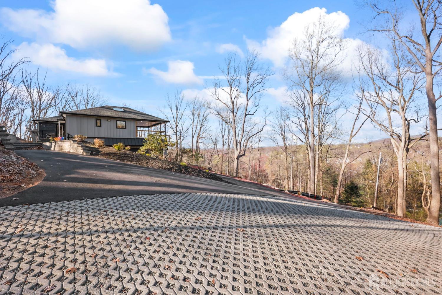 Morganville, New Jersey, 07751, United States, 5 Bedrooms Bedrooms, ,4 BathroomsBathrooms,Residential,Active,2035600