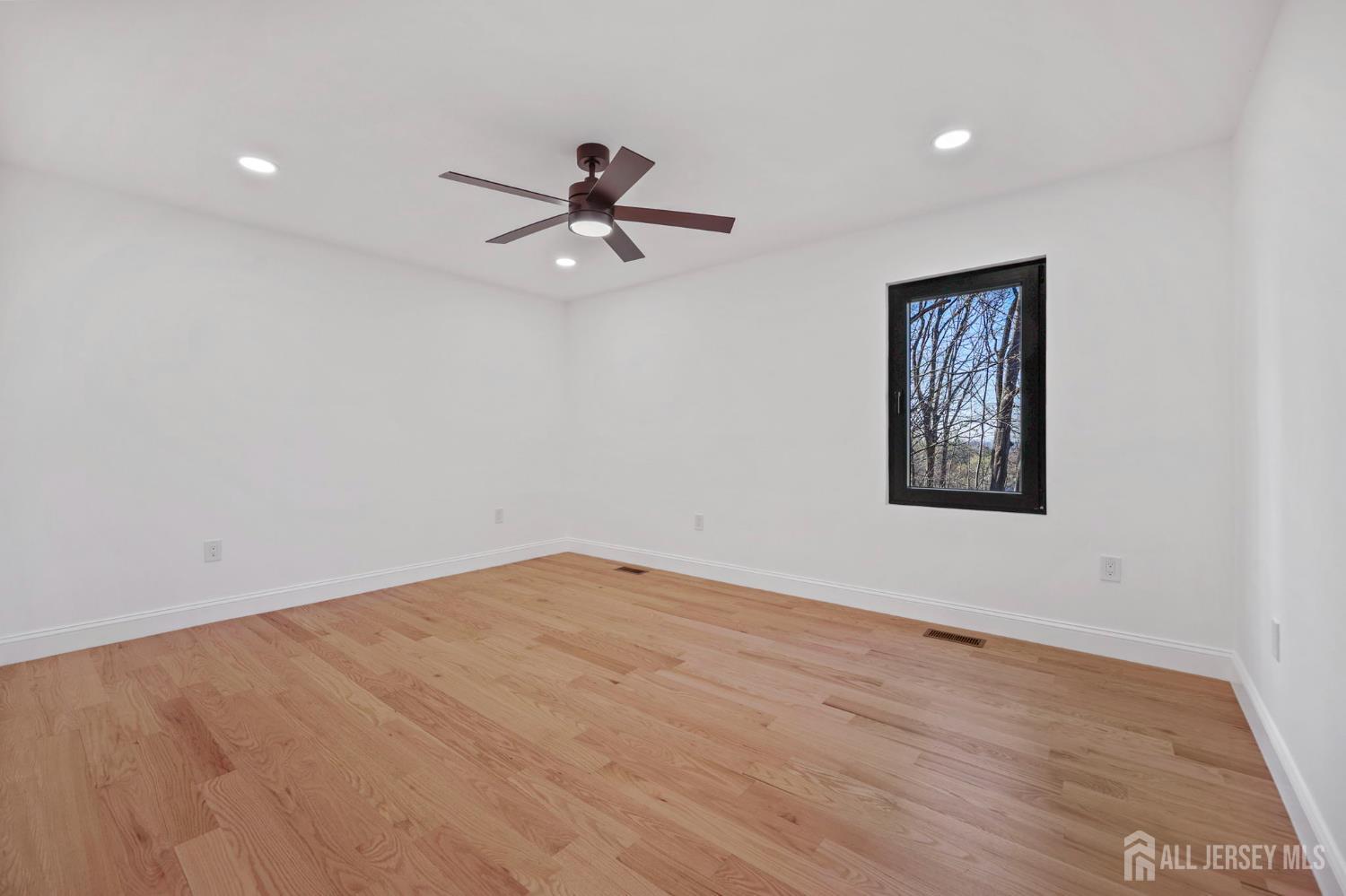 Morganville, New Jersey, 07751, United States, 5 Bedrooms Bedrooms, ,4 BathroomsBathrooms,Residential,Active,2035600