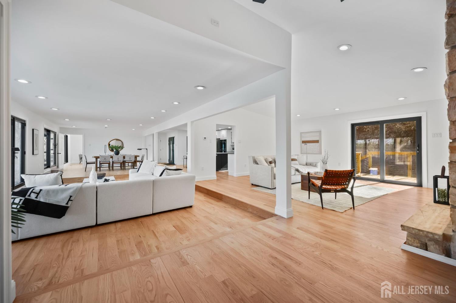 Morganville, New Jersey, 07751, United States, 5 Bedrooms Bedrooms, ,4 BathroomsBathrooms,Residential,Active,2035600