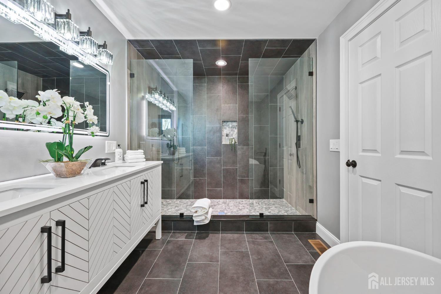 Morganville, New Jersey, 07751, United States, 5 Bedrooms Bedrooms, ,4 BathroomsBathrooms,Residential,Active,2035600