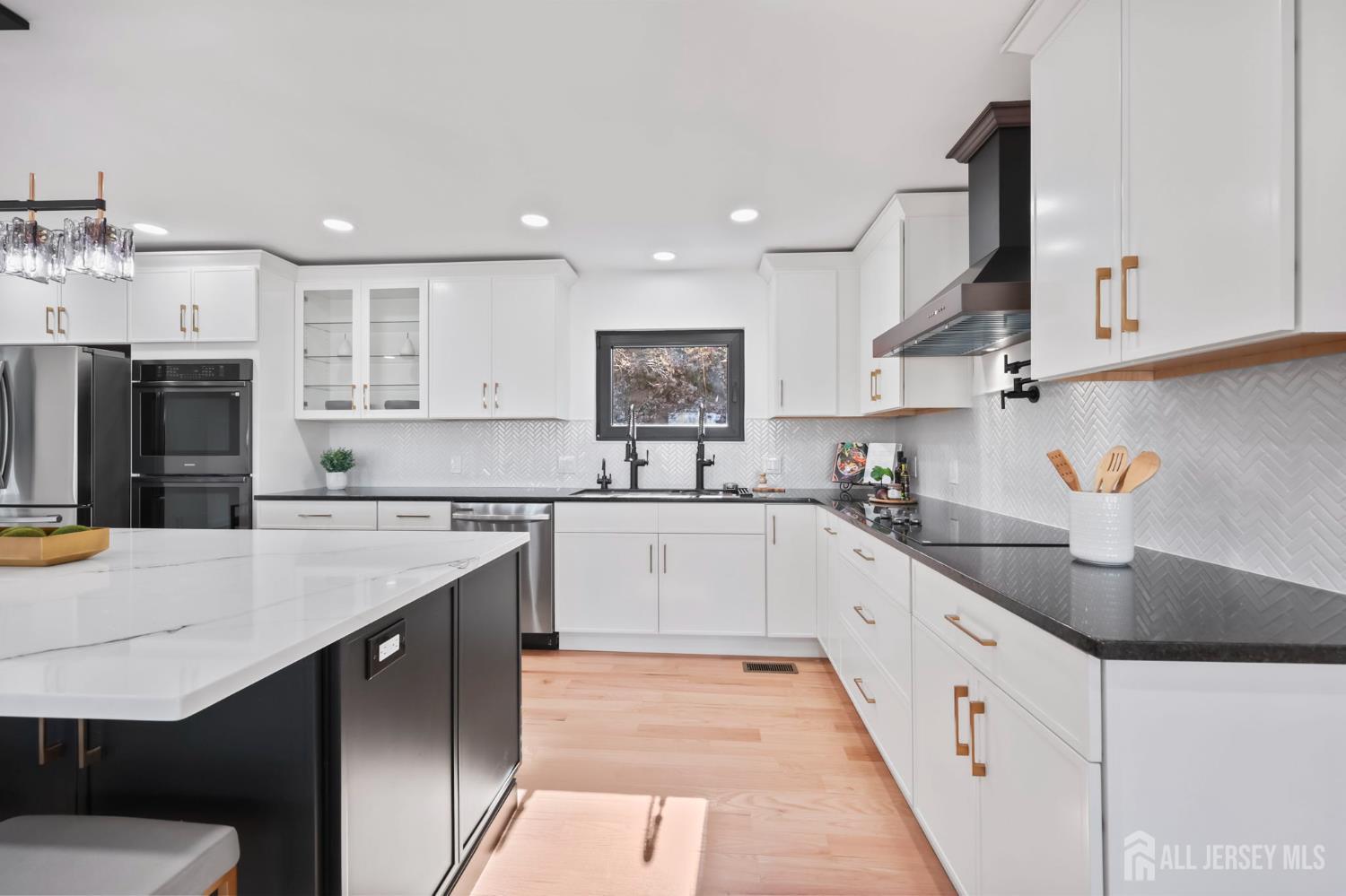 Morganville, New Jersey, 07751, United States, 5 Bedrooms Bedrooms, ,4 BathroomsBathrooms,Residential,Active,2035600