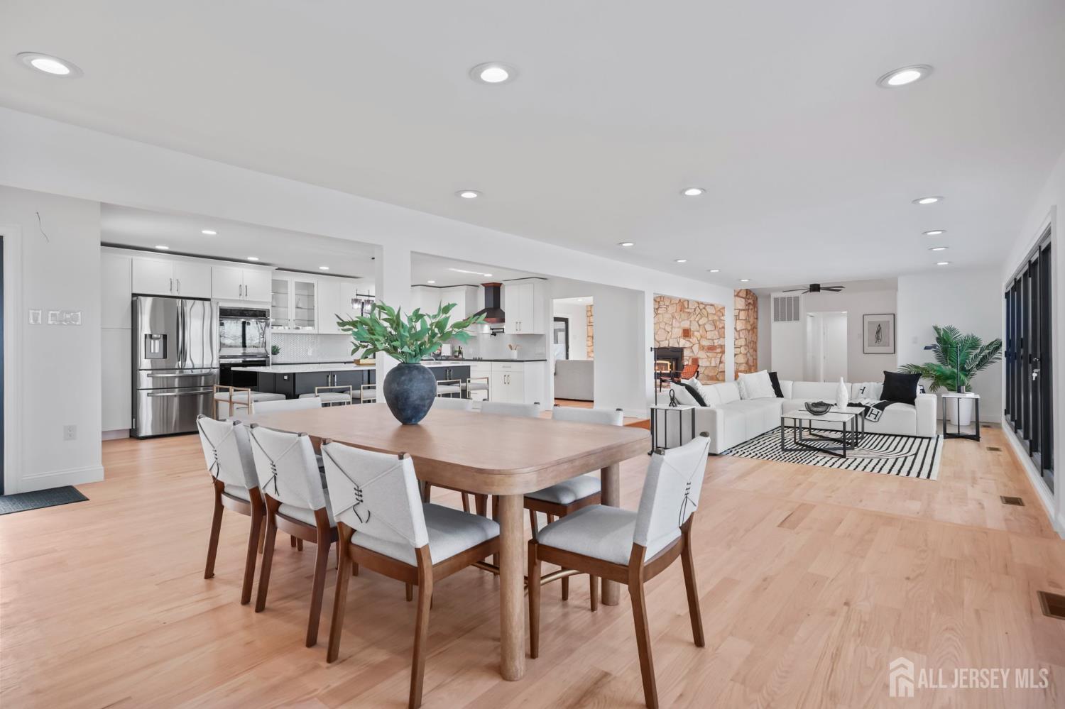 Morganville, New Jersey, 07751, United States, 5 Bedrooms Bedrooms, ,4 BathroomsBathrooms,Residential,Active,2035600