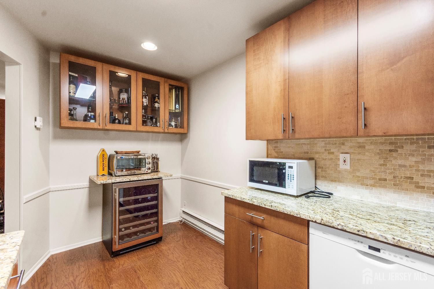 6 Pine Cluster Circle #F, Manalapan, New Jersey image 16