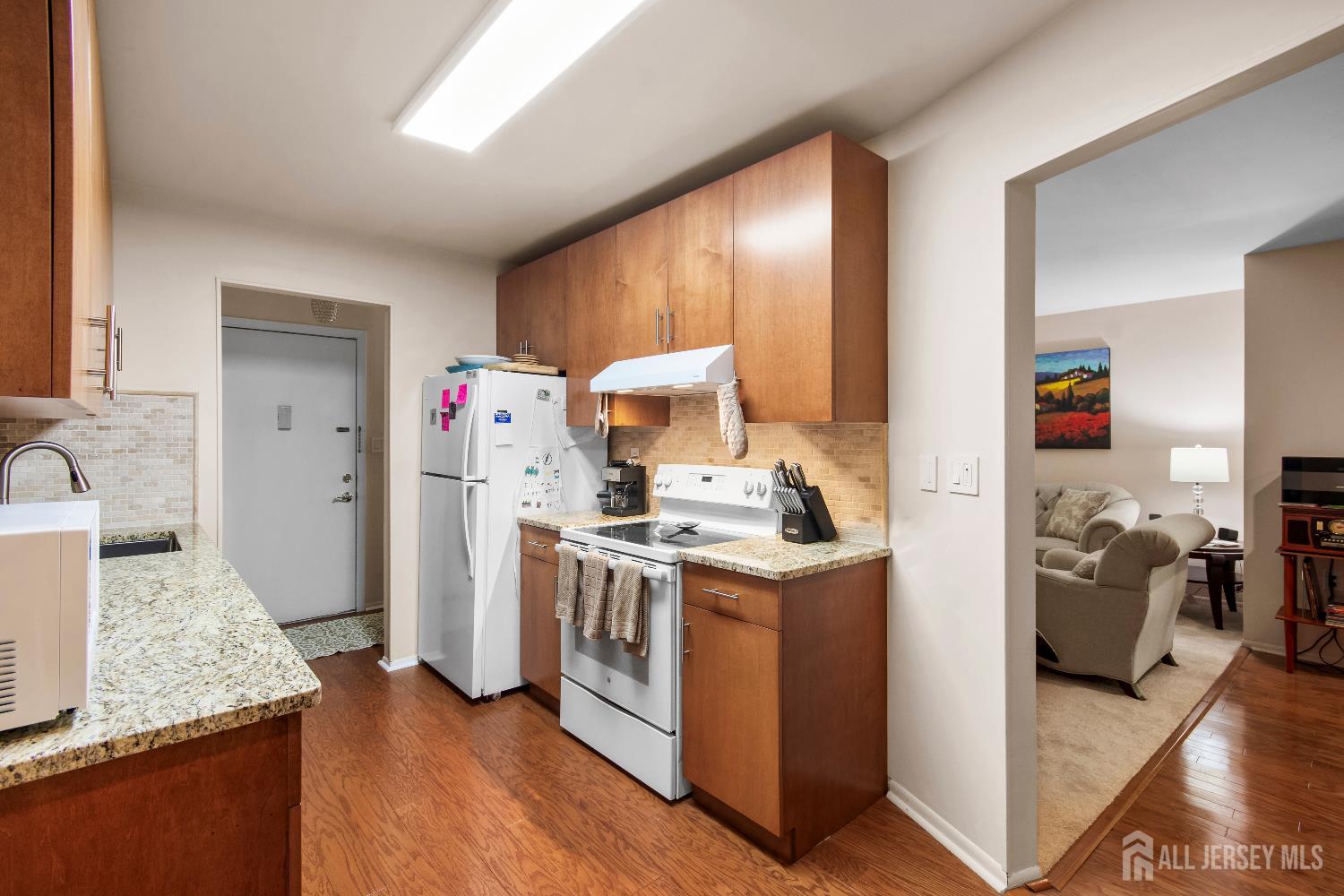 6 Pine Cluster Circle #F, Manalapan, New Jersey image 13