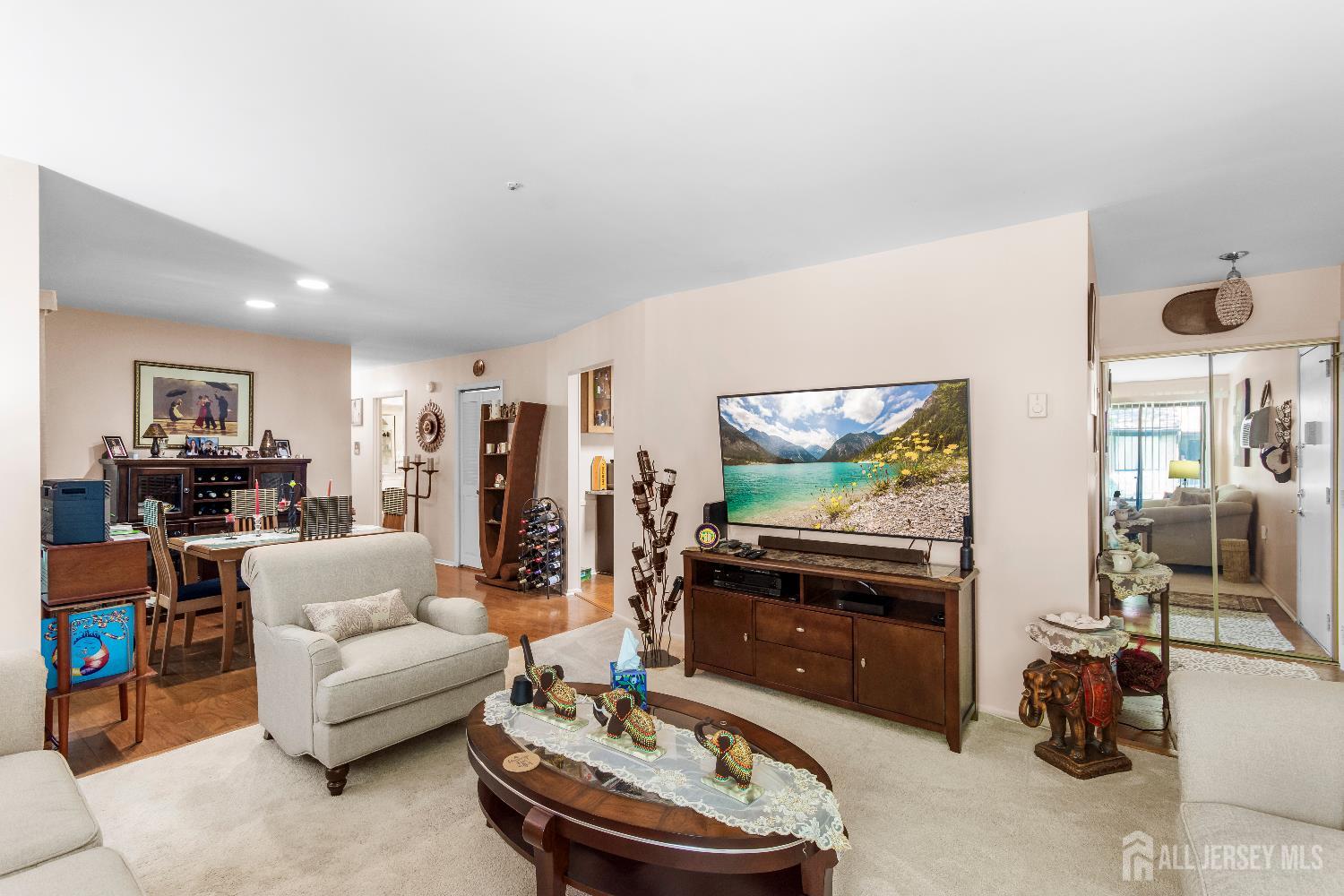 6 Pine Cluster Circle #F, Manalapan, New Jersey image 5