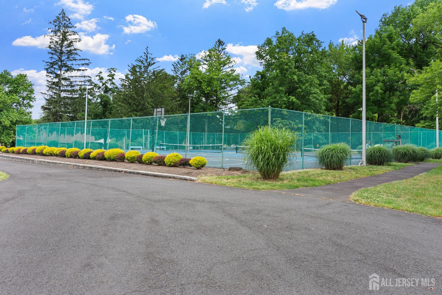 6 Pine Cluster Circle #F, Manalapan, New Jersey image 29