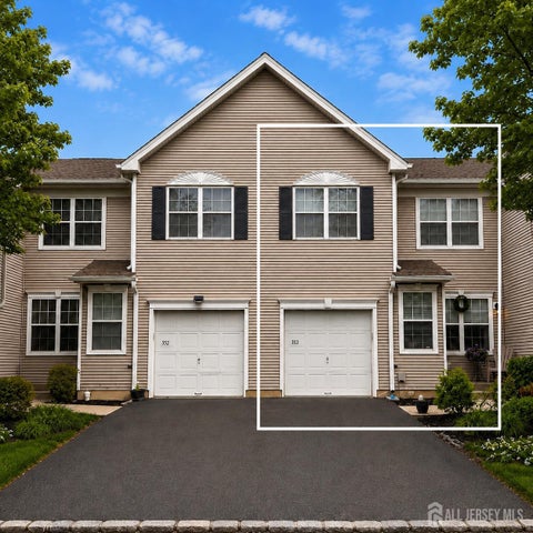 Townhouse For Rent - 353 Cynthia Lane<br/> Bridgewater, NJ 08807