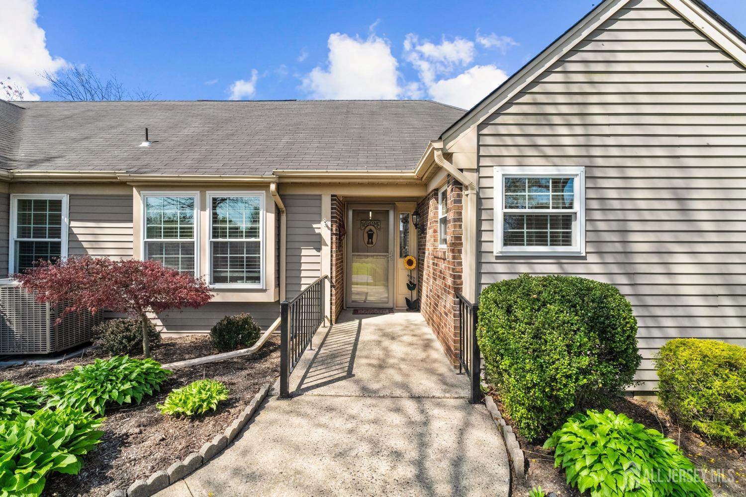 33 Hillsborough Drive, Monroe Township, New Jersey image 2