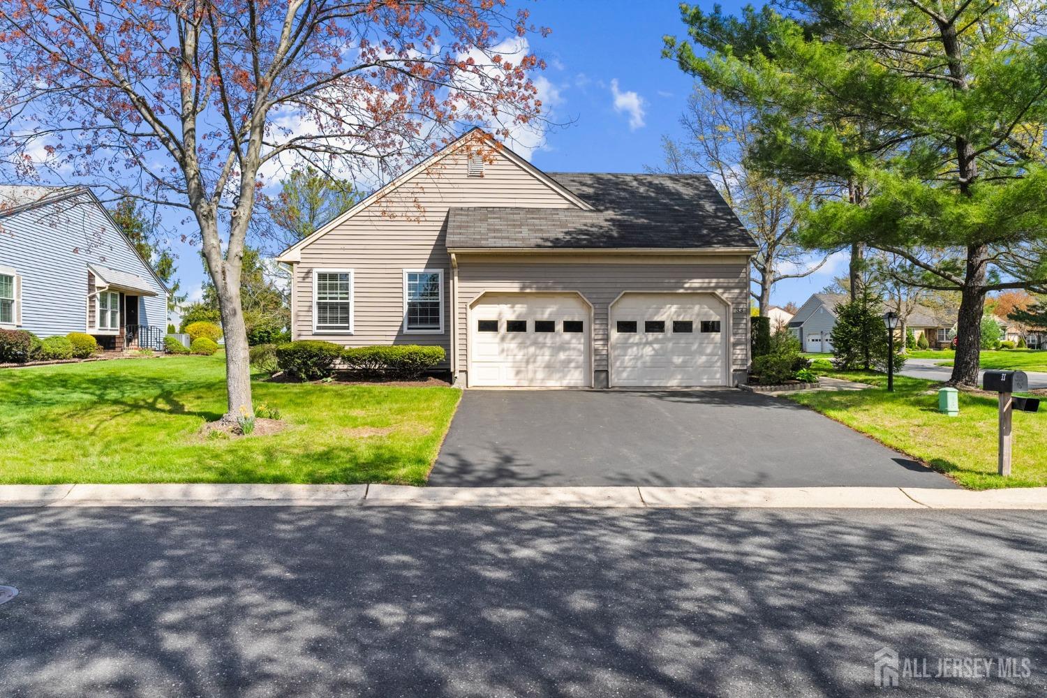 33 Hillsborough Drive, Monroe Township, New Jersey image 4