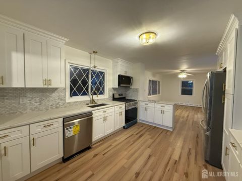 Homes For Sale - 126 N Lakeside Drive<br/> Piscataway, NJ 08854