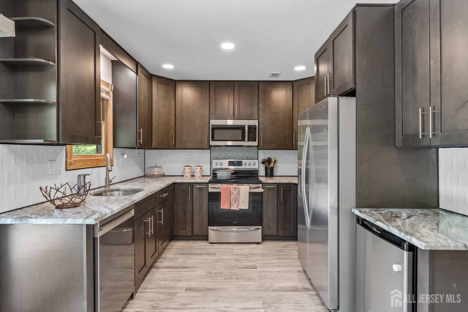 11 Paine Court, East Brunswick, New Jersey image 17