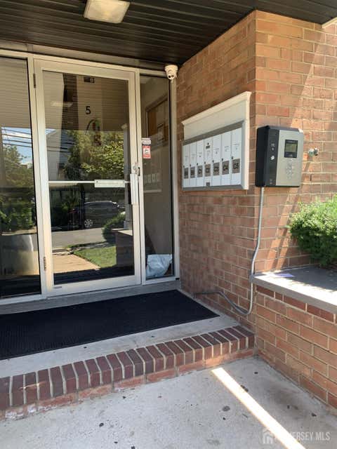 Apartment For Rent - 5 Charles Street #4C<br/> Middlesex County, New Brunswick, NJ 08901