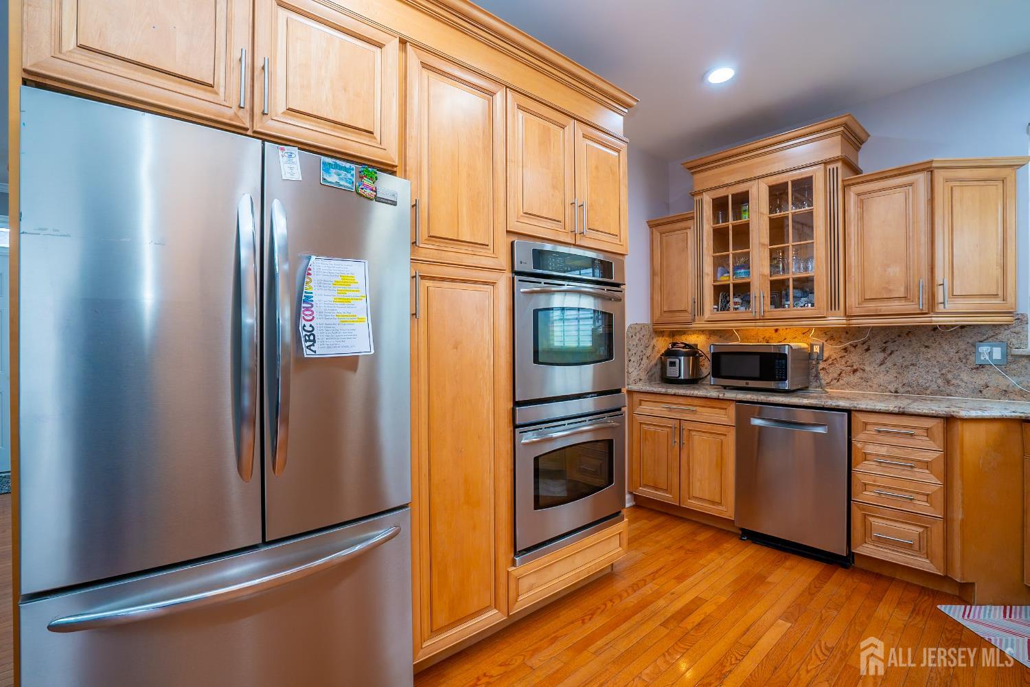 284 Morning Glory Drive, Monroe Township, New Jersey image 9