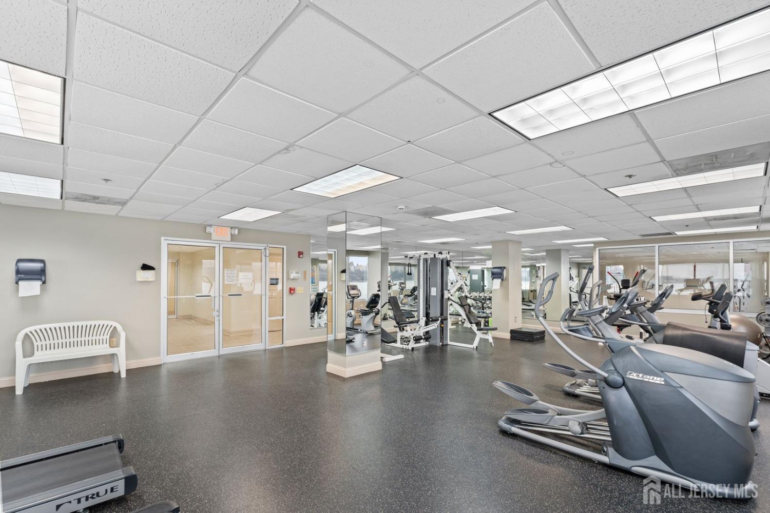 344 The Promenade, Edgewater, New Jersey image 34