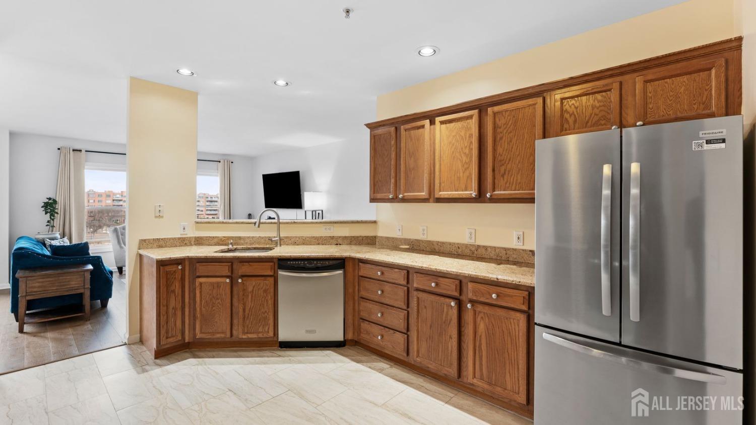 344 The Promenade, Edgewater, New Jersey image 12