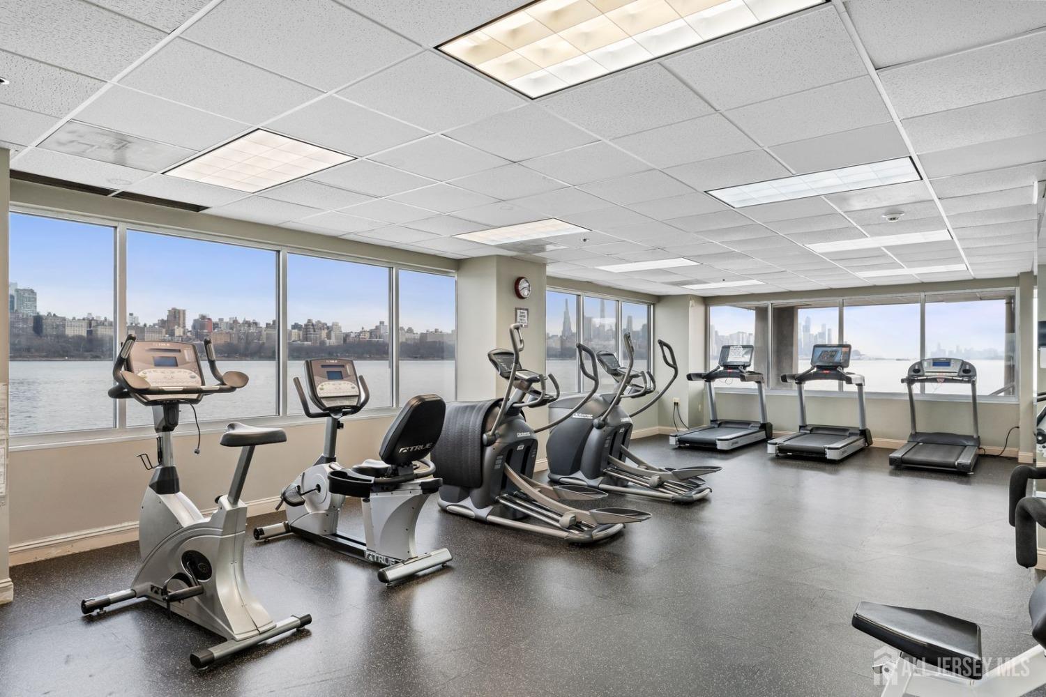 344 The Promenade, Edgewater, New Jersey image 36