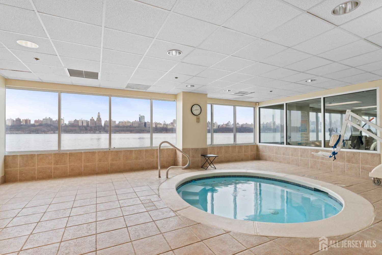 344 The Promenade, Edgewater, New Jersey image 32