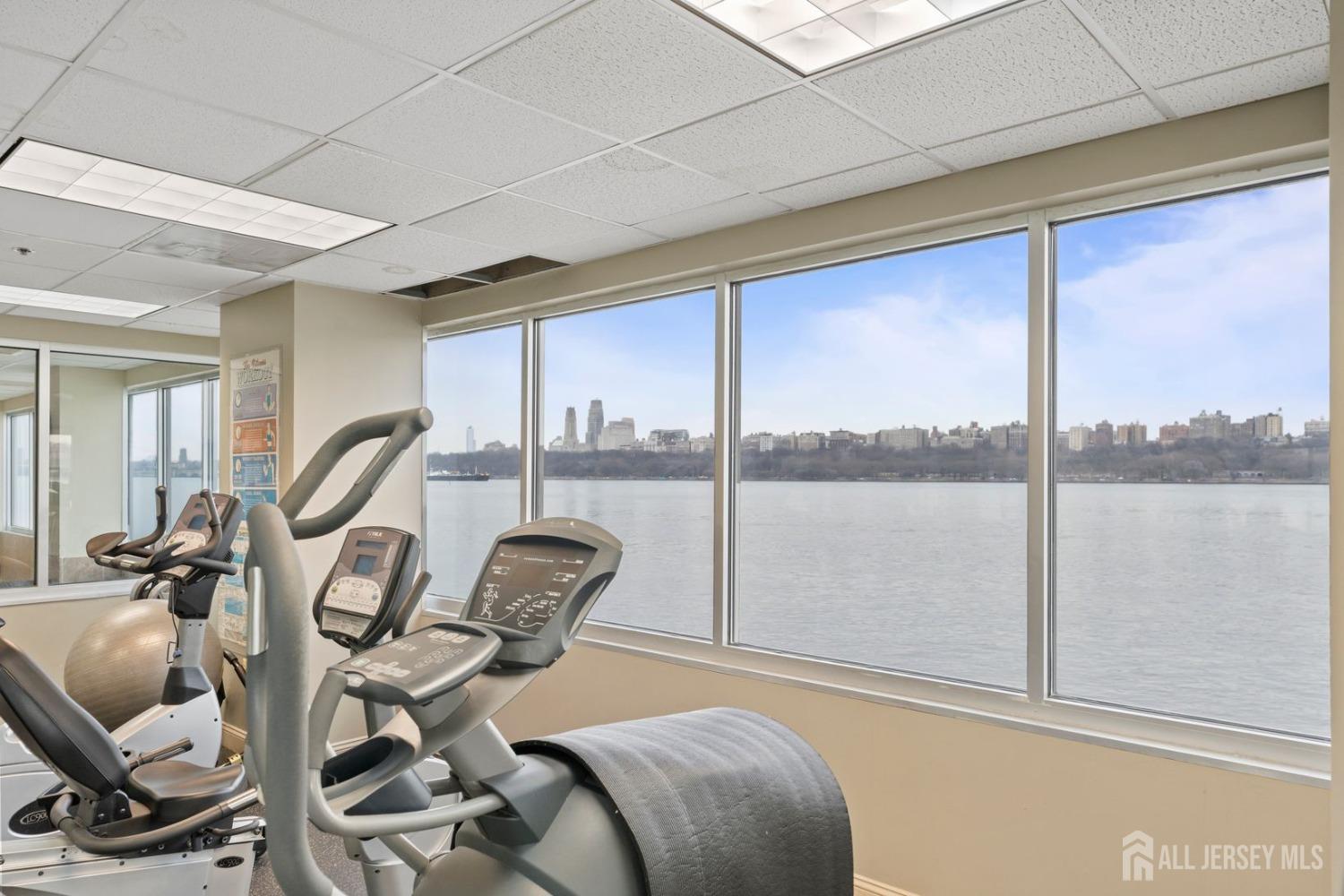 344 The Promenade, Edgewater, New Jersey image 35