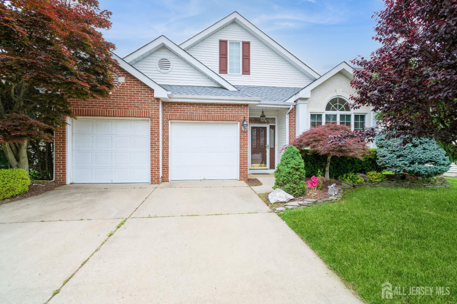 99 Leeds Lane, Monroe Township, New Jersey image 1