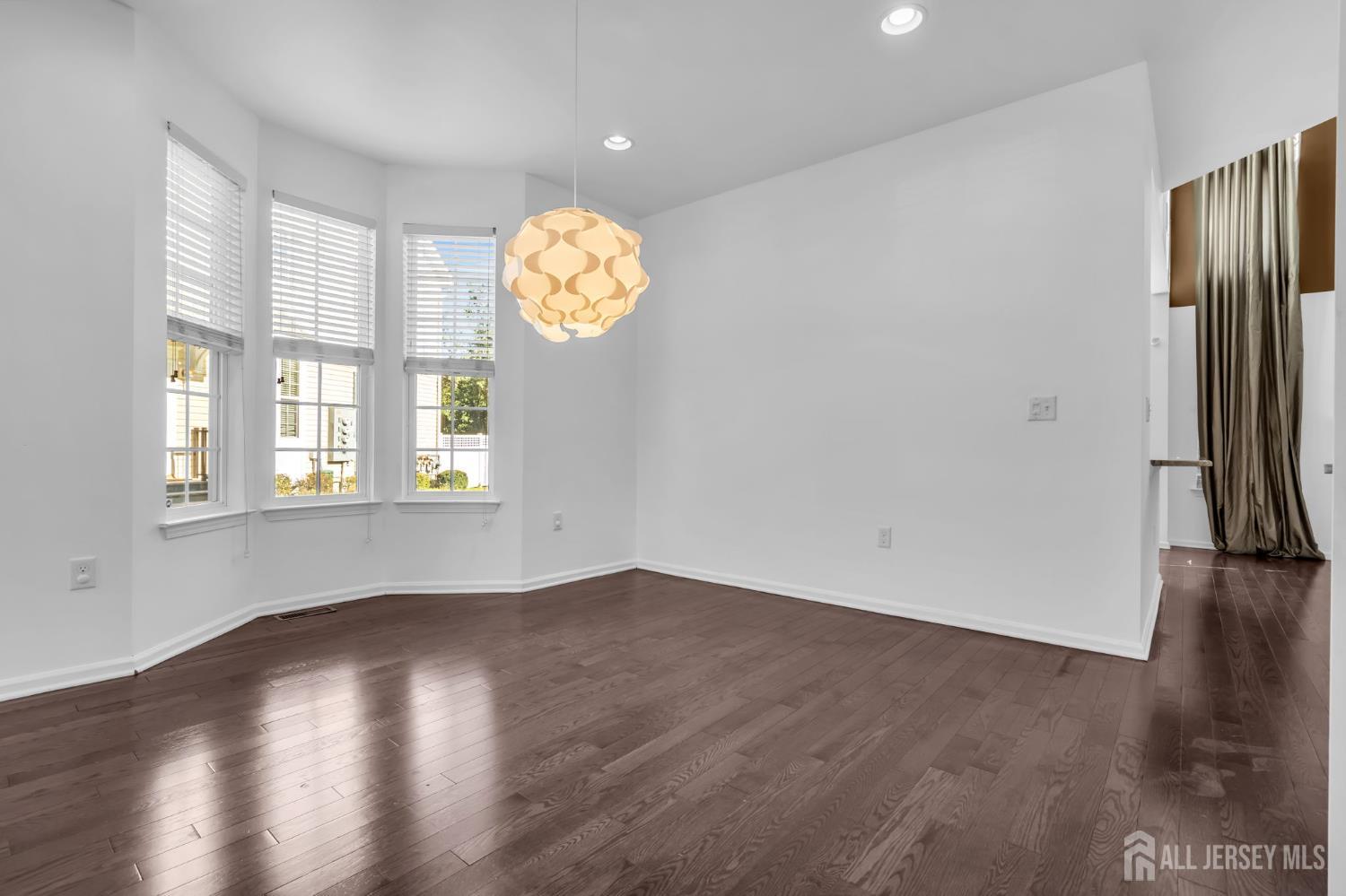 2464 Canterbury Lane