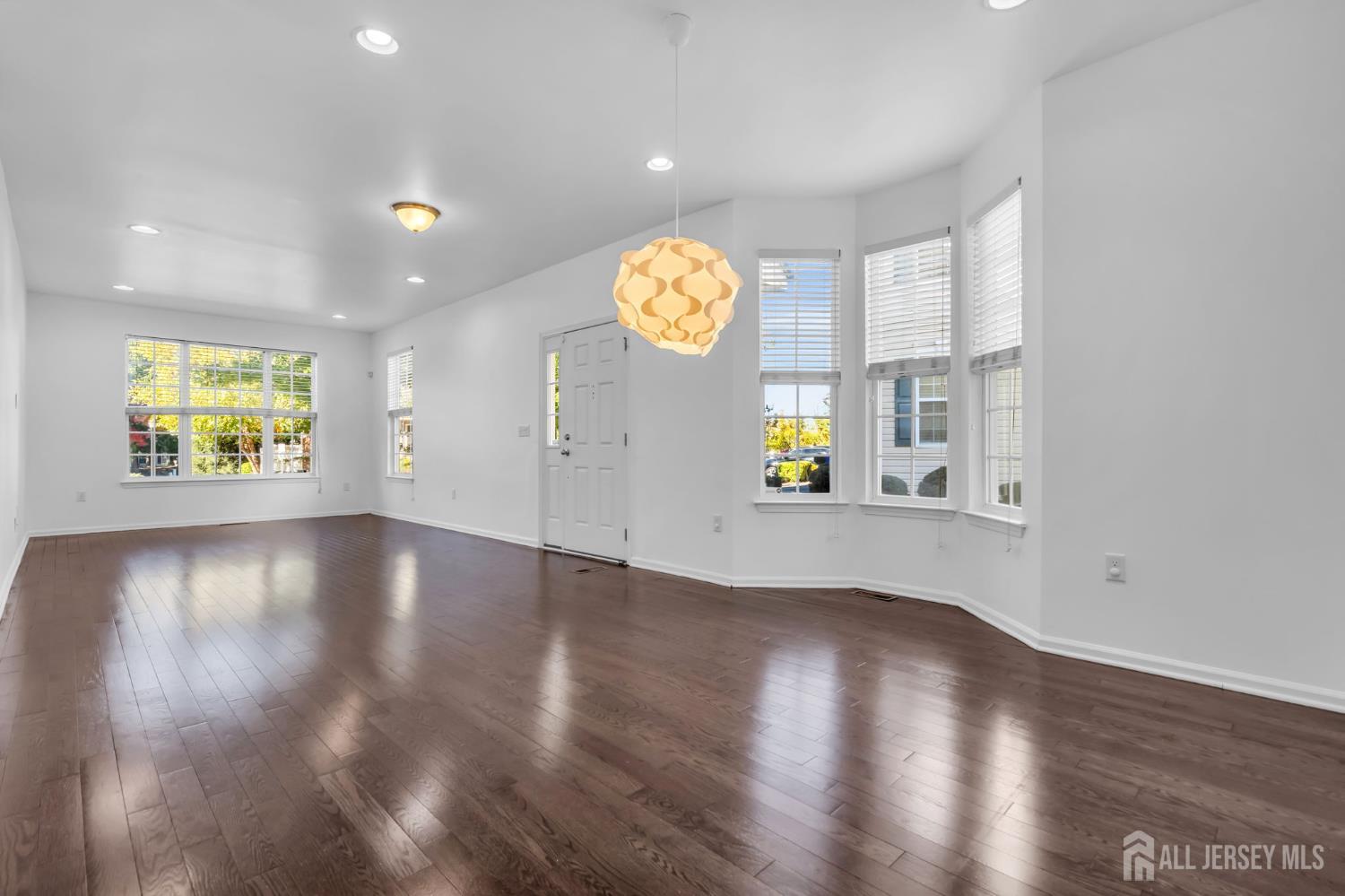 2464 Canterbury Lane