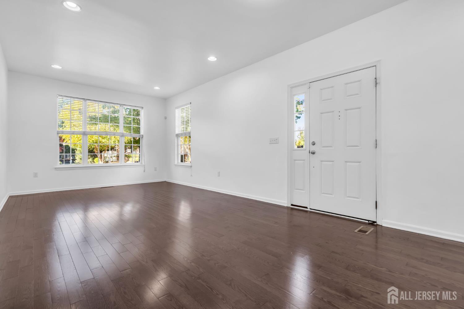 2464 Canterbury Lane