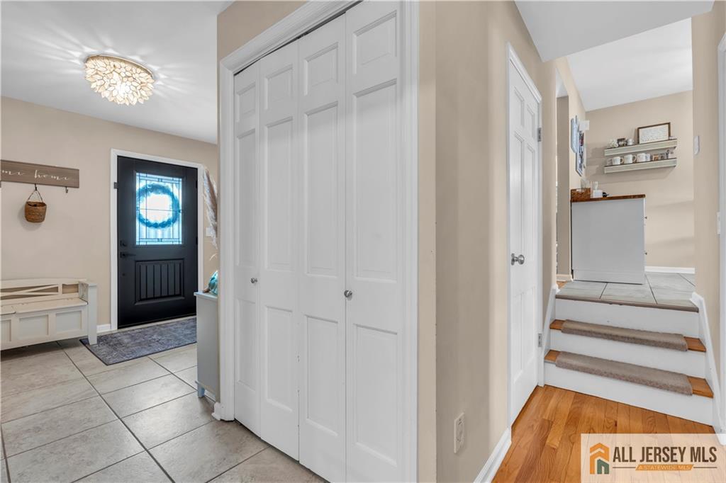 110 Oak Drive, Middlesex, New Jersey image 24