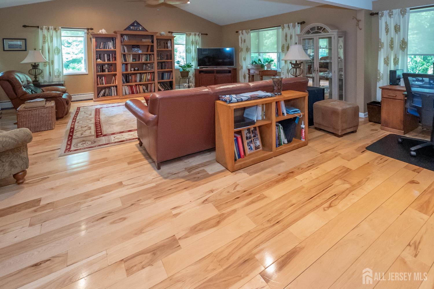12 Hickory Drive, East Brunswick, New Jersey image 12