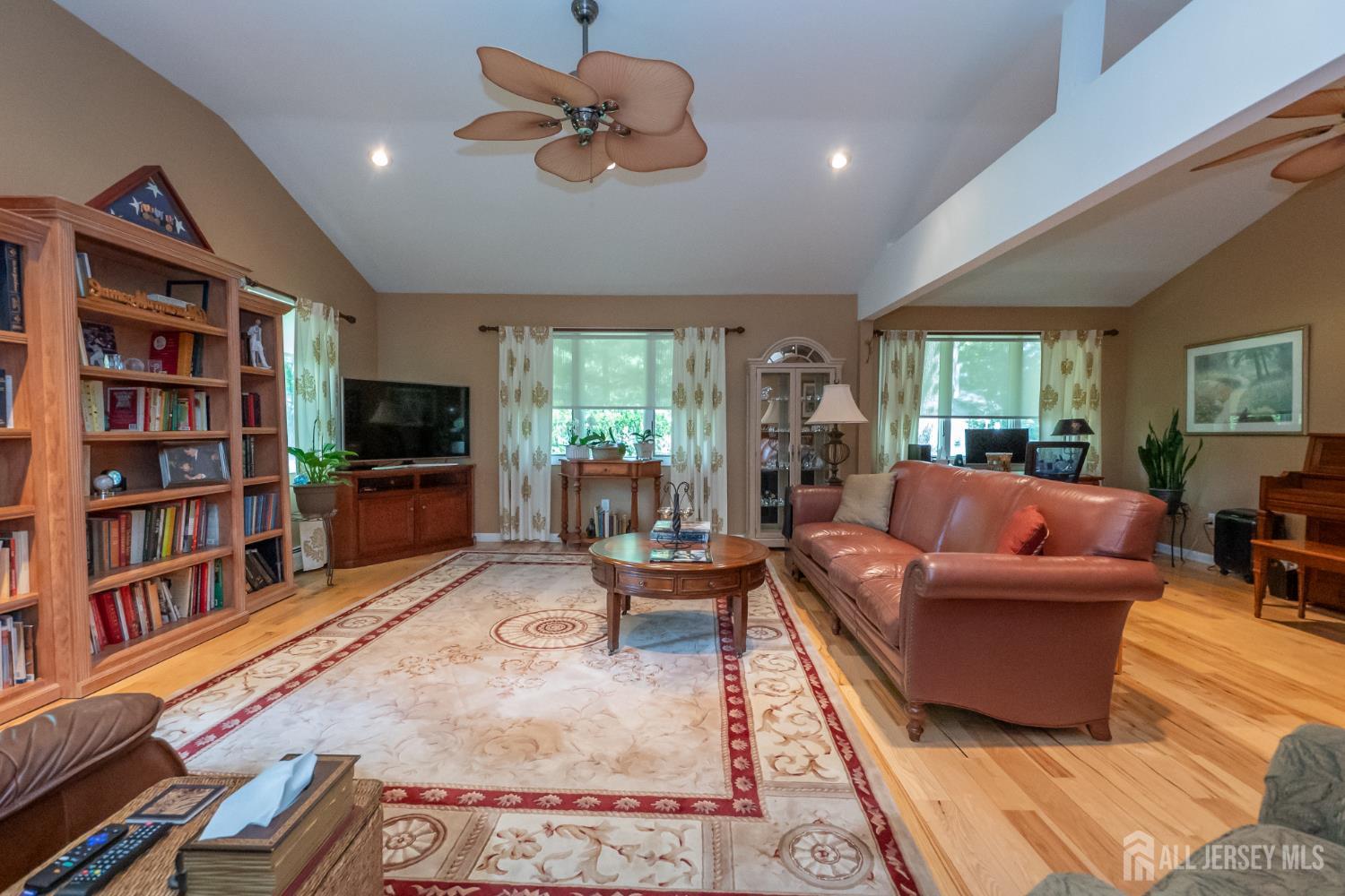 12 Hickory Drive, East Brunswick, New Jersey image 9