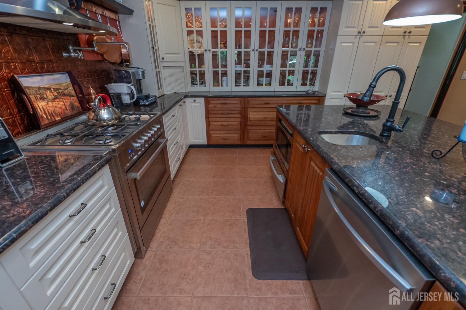 12 Hickory Drive, East Brunswick, New Jersey image 19