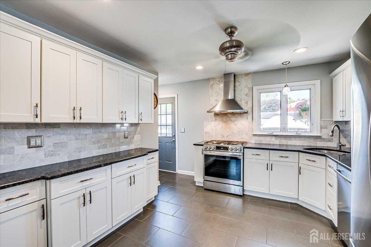 South Plainfield, New Jersey 07080, United States, 3 Bedrooms Bedrooms, ,2 BathroomsBathrooms,Residential,Active,158844