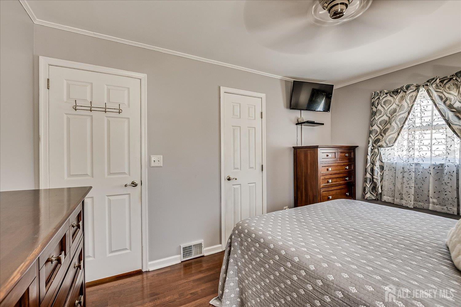 South Plainfield, New Jersey 07080, United States, 3 Bedrooms Bedrooms, ,2 BathroomsBathrooms,Residential,Active,158844